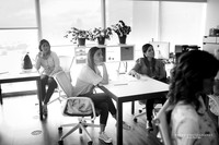 Poniendo toda la atencion  a los consejos de Zoyla y Melanie