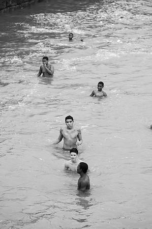 Street Photography-Bañistas CASCO VIEJO-Bóvedas