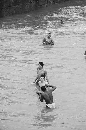 Street Photography-Bañistas CASCO VIEJO-Bóvedas